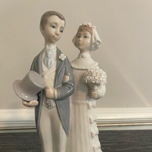 Lladro 7.5 inch bride and groom